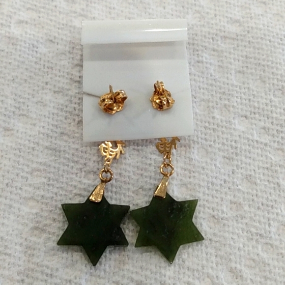 *3/$20* New Vintage Jade Gem Stone pierced dangle earrings - Picture 2 of 3